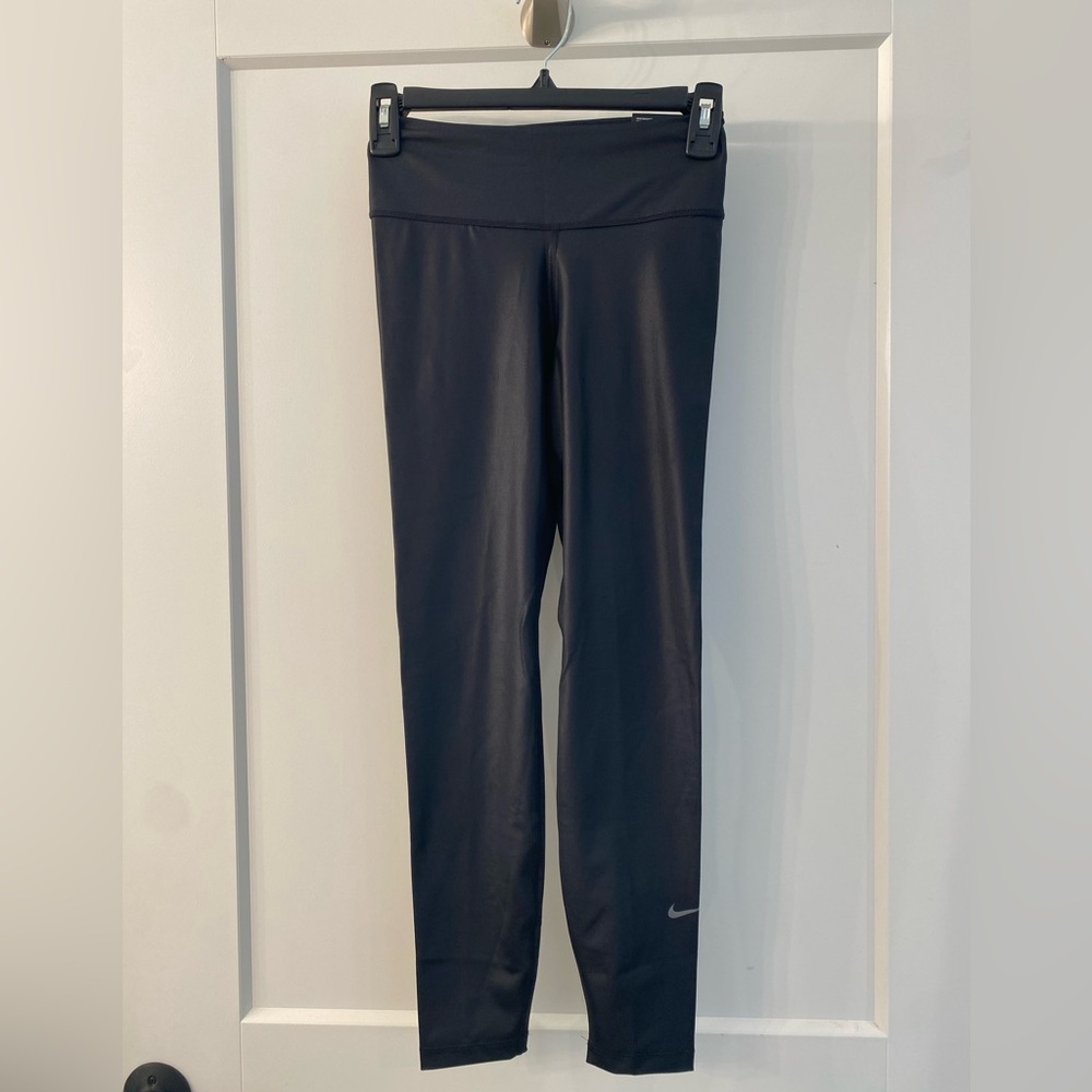 NWT Nike performance mid rise 7/8 leggings